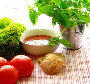 Zupa pomidorowa z bazylią - 200kcal